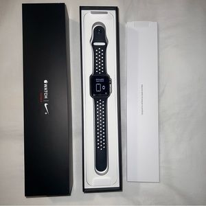 Apple Watch Series 3 42 MM Graphite Case with black sport band L